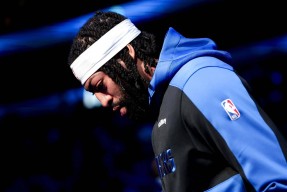 浓眉哥迎来三赛季出色发挥，美国队观众热烈欢呼！比赛高潮迭起的简单介绍-九游体育官网