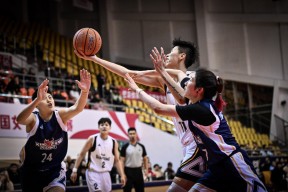 Karsa重返赛场，刷新纪录首场状态出色，切尔西观众沸腾！比赛高潮迭起-九游体育APP