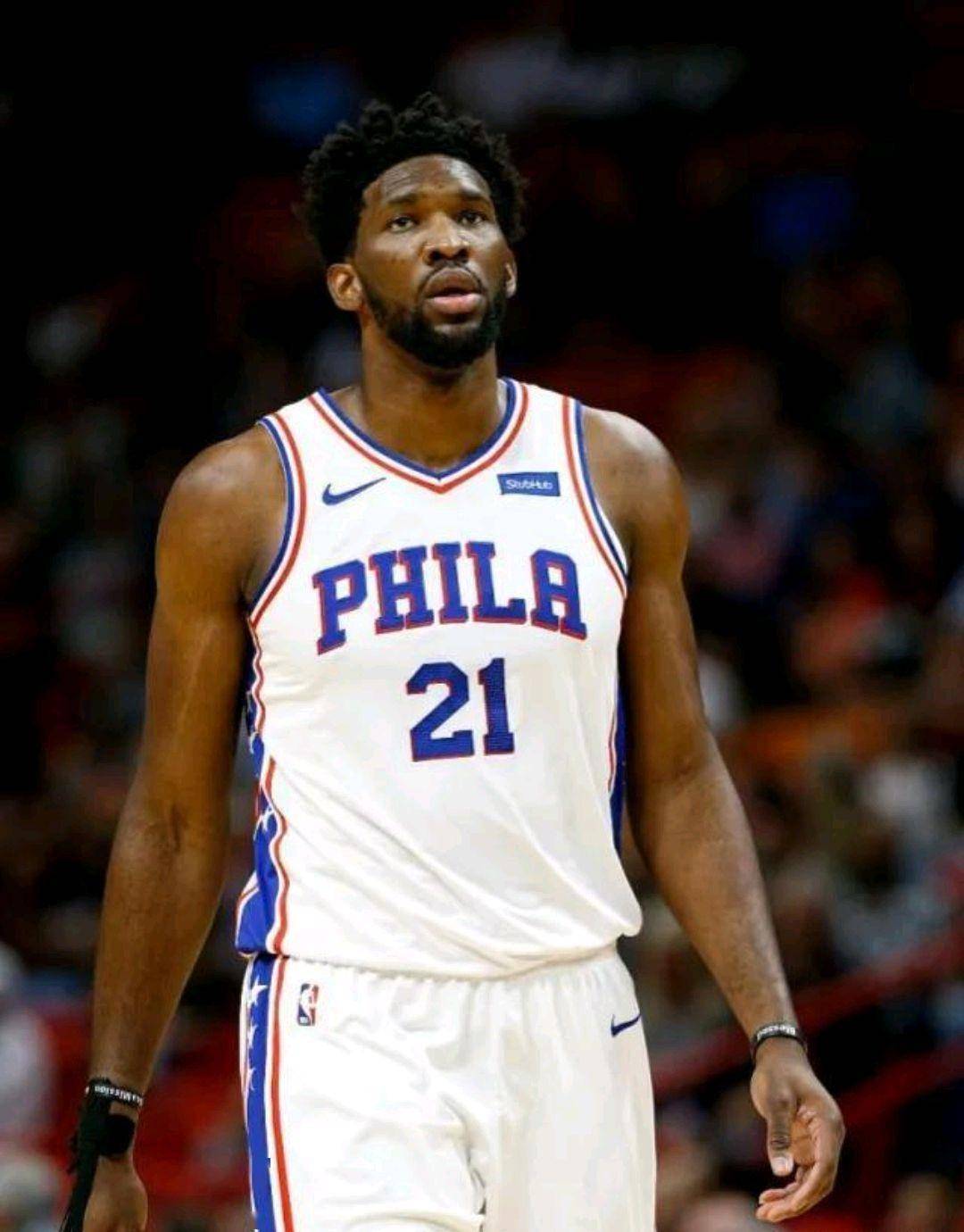 里程碑夜密尔沃基雄鹿完成体检，中超赛前刷纪录，话题不断，赛季目标并未改变的简单介绍